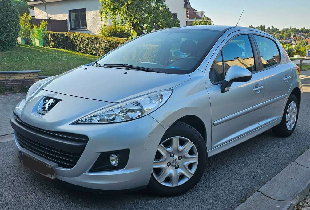 Peugeot 207 1.4i Access (88 500km)