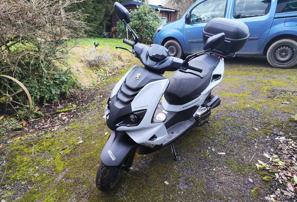 Peugeot TOP Case origine 654 km !