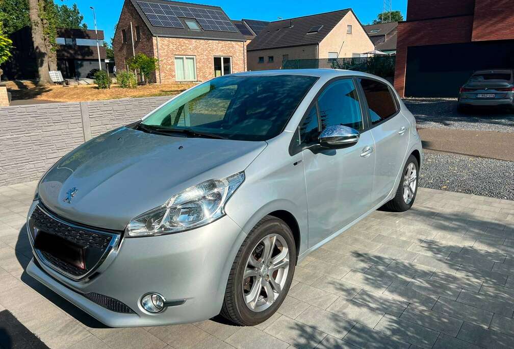 Peugeot 208 1.2i Style
