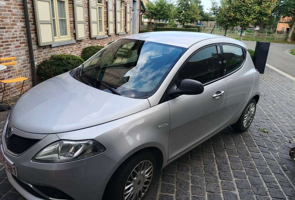 Lancia Ypsilon 1.2i Fire Evo Silver