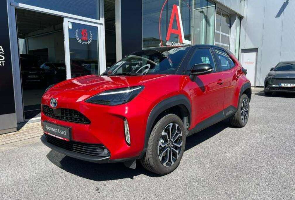 Toyota 1.5HYB DYNAMIC PLUS + EXECUTIVE PACK BI-TONE