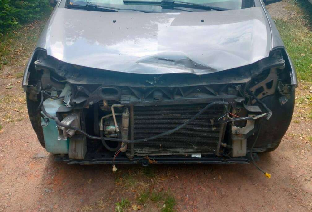 Renault clio3 phase 2 accidentée