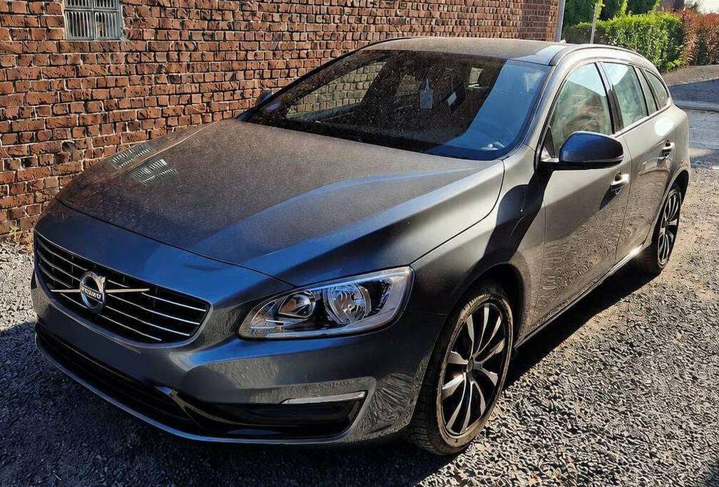 Volvo V60 2.0 T3 Dynamic Edition (No Fleet)