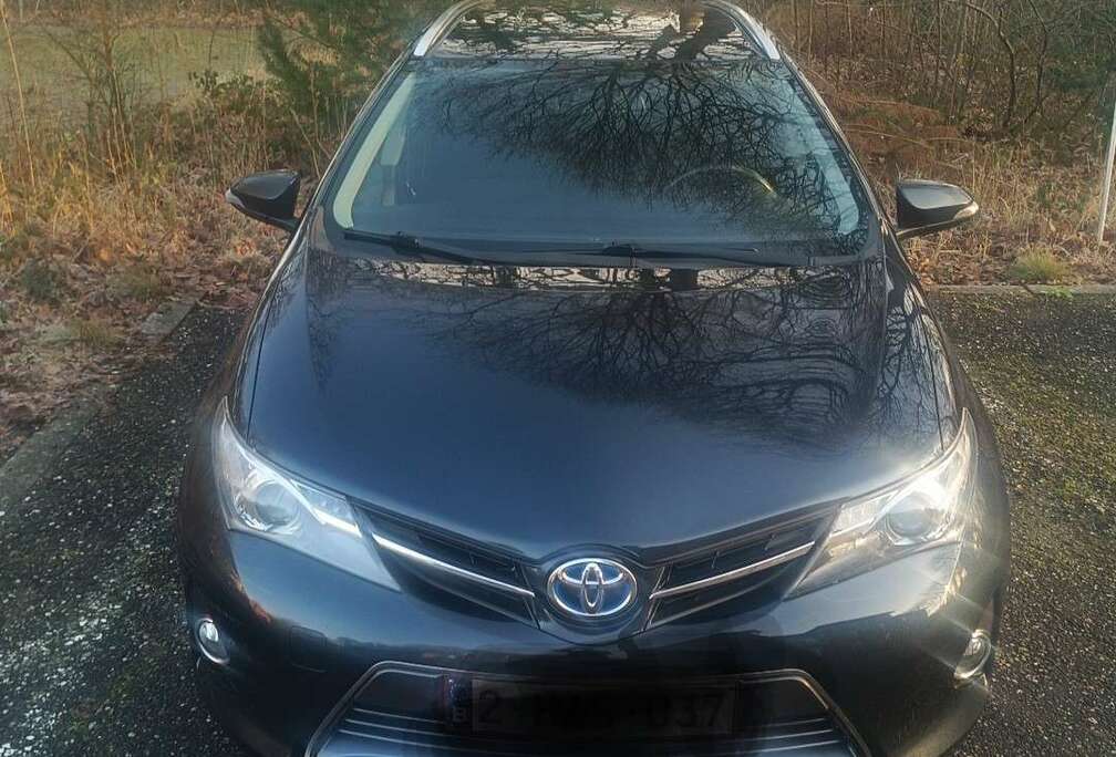 Toyota 1.8 VVT-i Hybrid Automatik Touring Sports Comfort