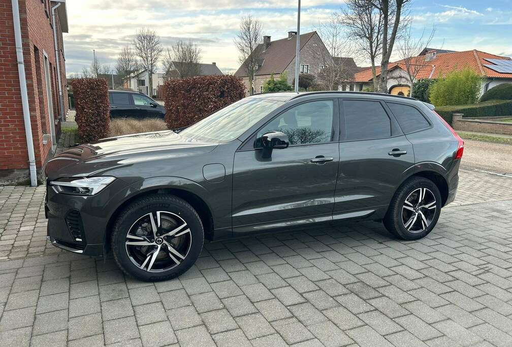 Volvo XC60 T6 AWD  R-design  Trekhaak  Pano  HUD  B&W