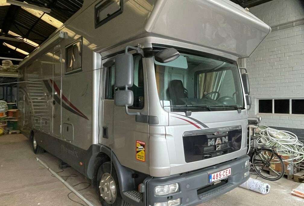 Mobilhome met autogarage