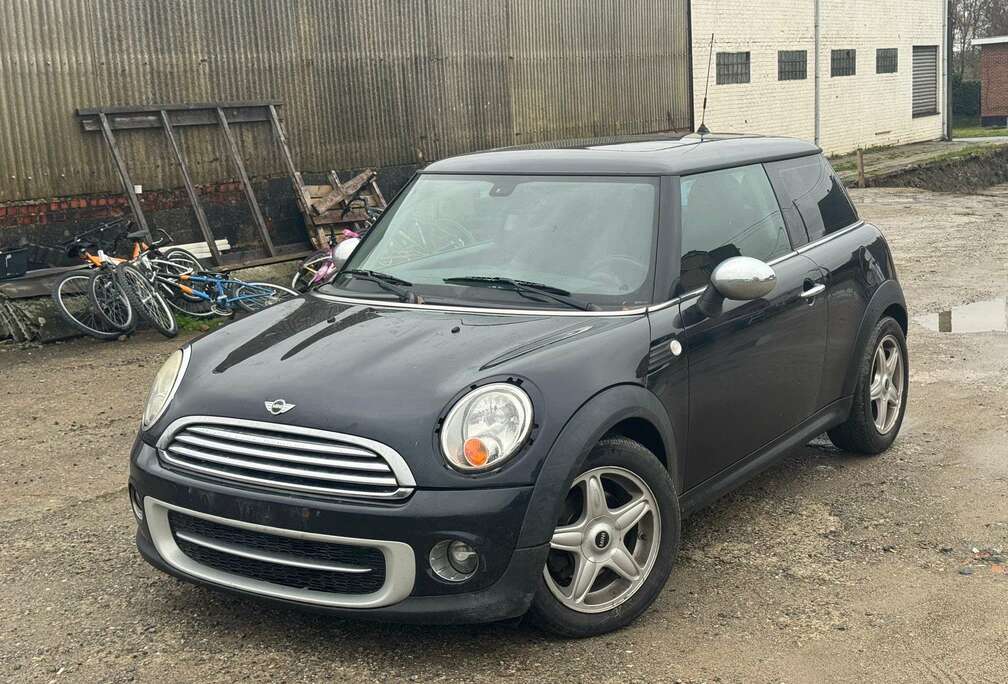 MINI 116 Ch//2007//123.685km//CLIM