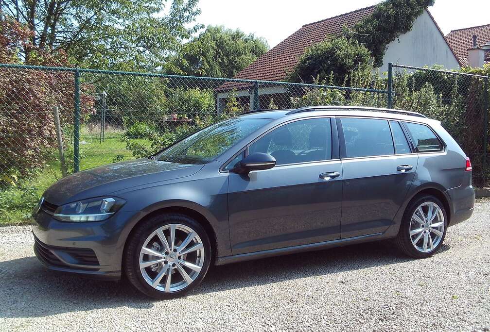 Volkswagen VII Camera 18\