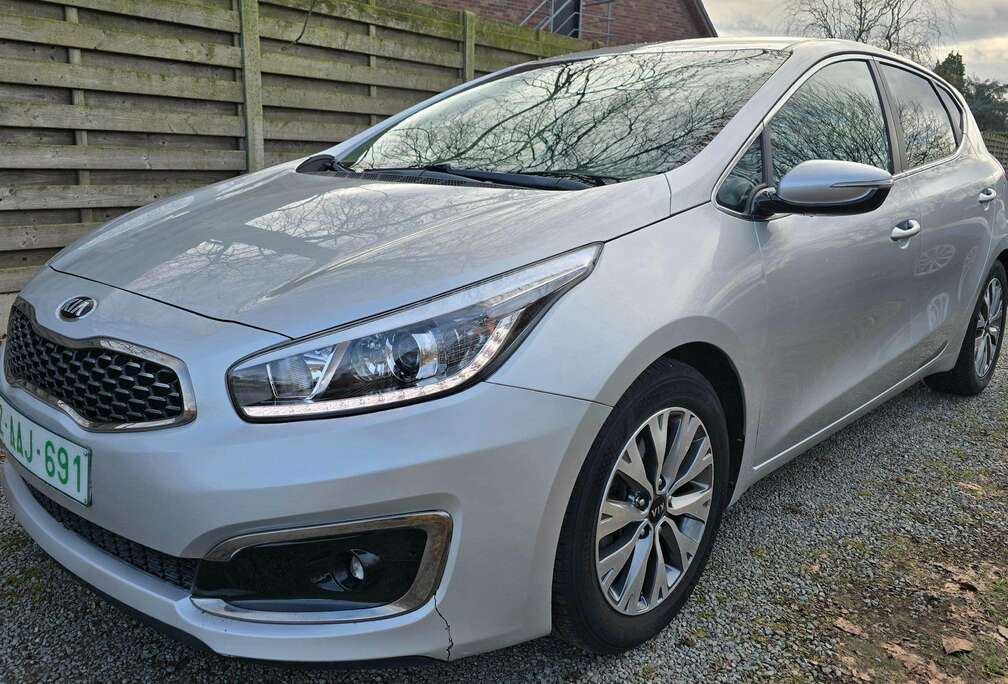 Kia Cee\'d 1.4 benzine 62 597 km