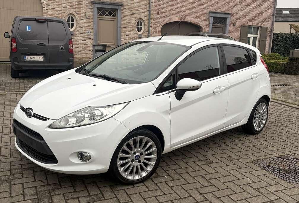 Ford 1.4i Champions Edition