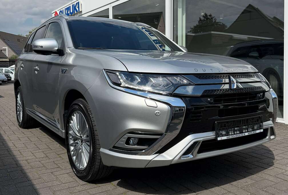 Mitsubishi Outlander PHEV 2.4i 4WD Instyle SDA