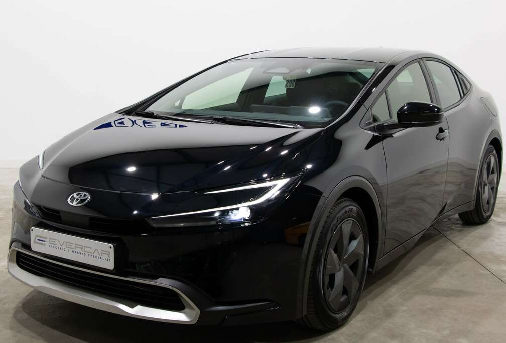 Toyota 2.0i PHEV Premium Plus Dynamic **NEW CAR**