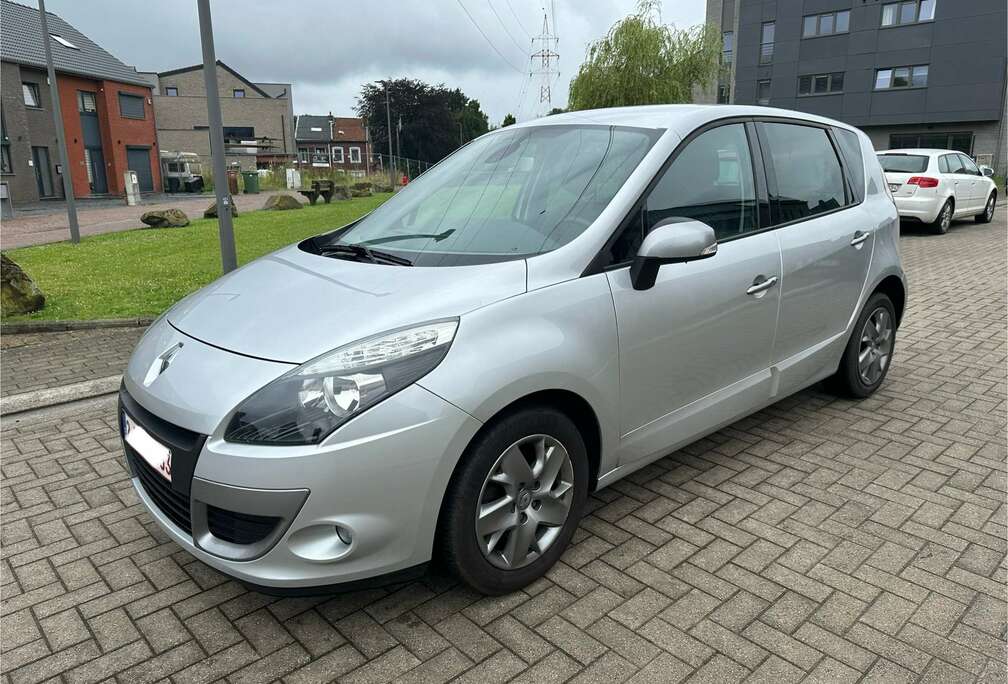 Renault 1.5 dCi Authentique * GPS * CLIM * Très propre