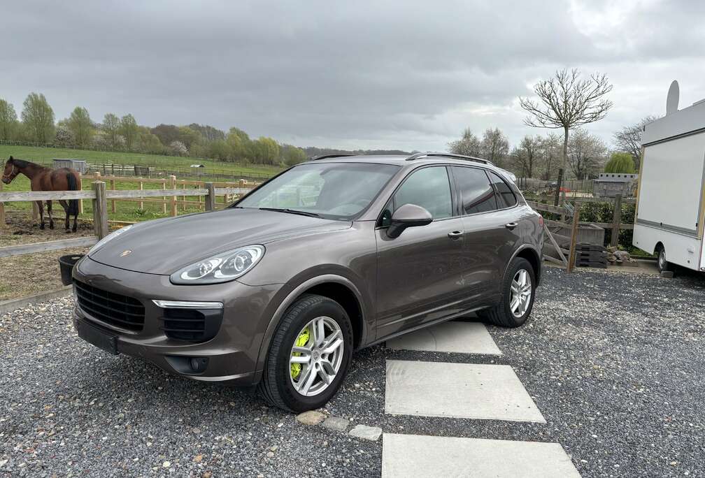 Porsche S Hybrid Tiptronic