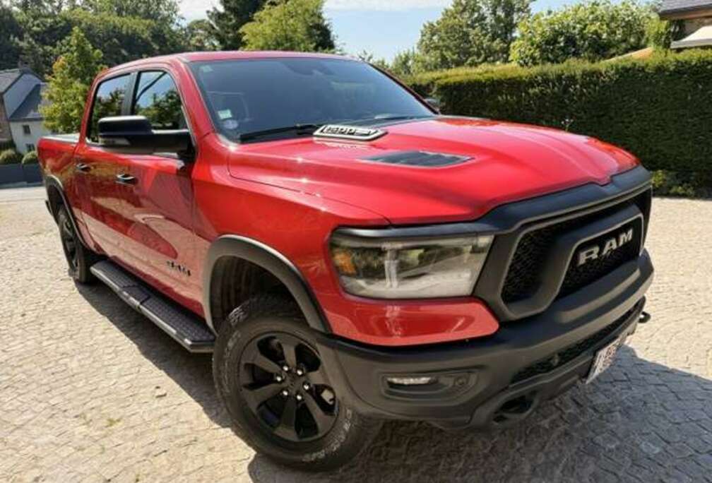 Dodge RAM 1500 CREWCAB 5FT-BOX
