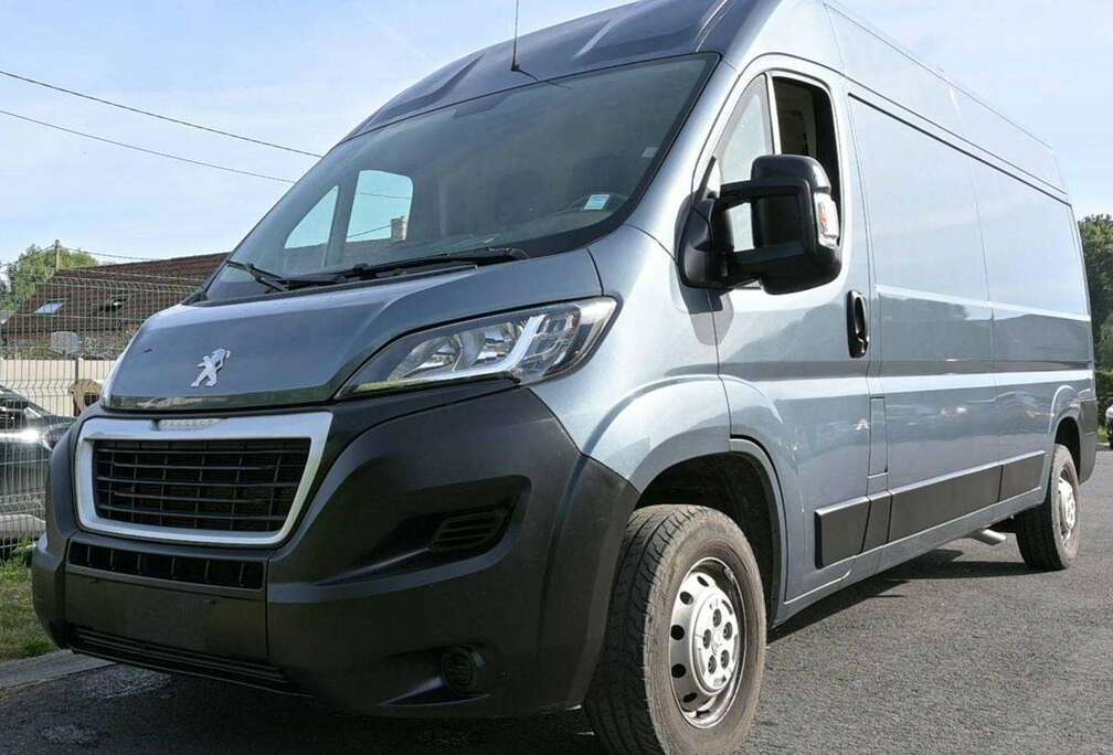 Peugeot 2.2 BlueHDi L2H2 Premium S/S