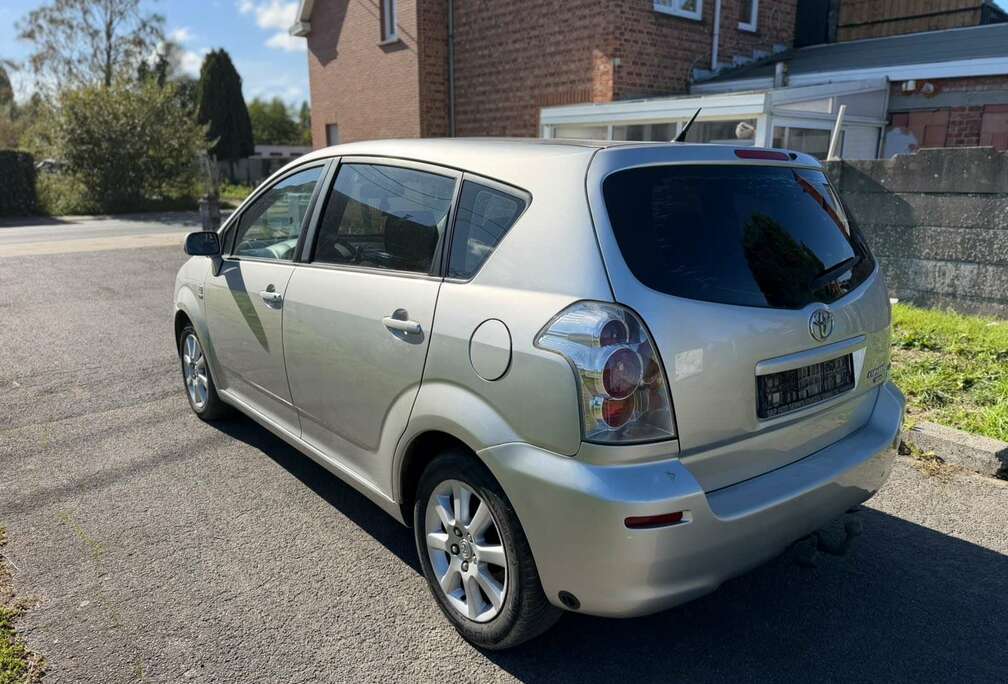 Toyota 1.8i VVT-i 16v Linea Sol