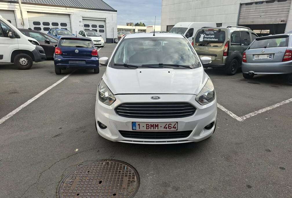 Ford Ka+ Active 1.2i (EU6.2) accidenté