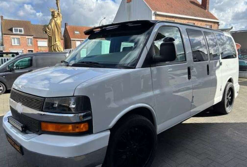 Chevrolet G1500 V8