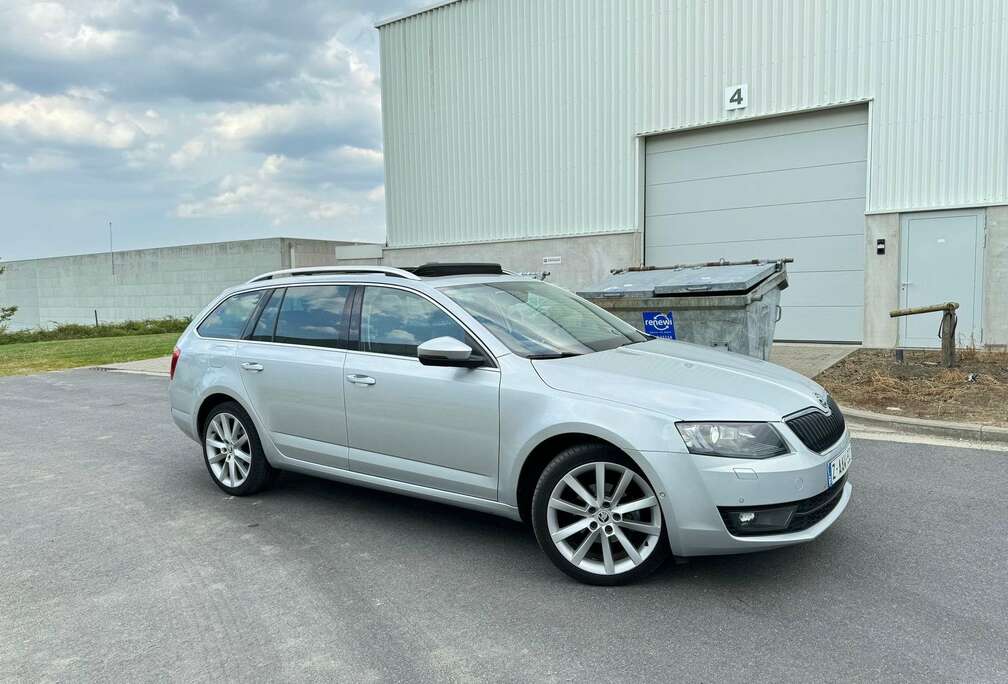 Skoda 1.6 CR TDi Elegance Pano dak  ** FULL OPTION **