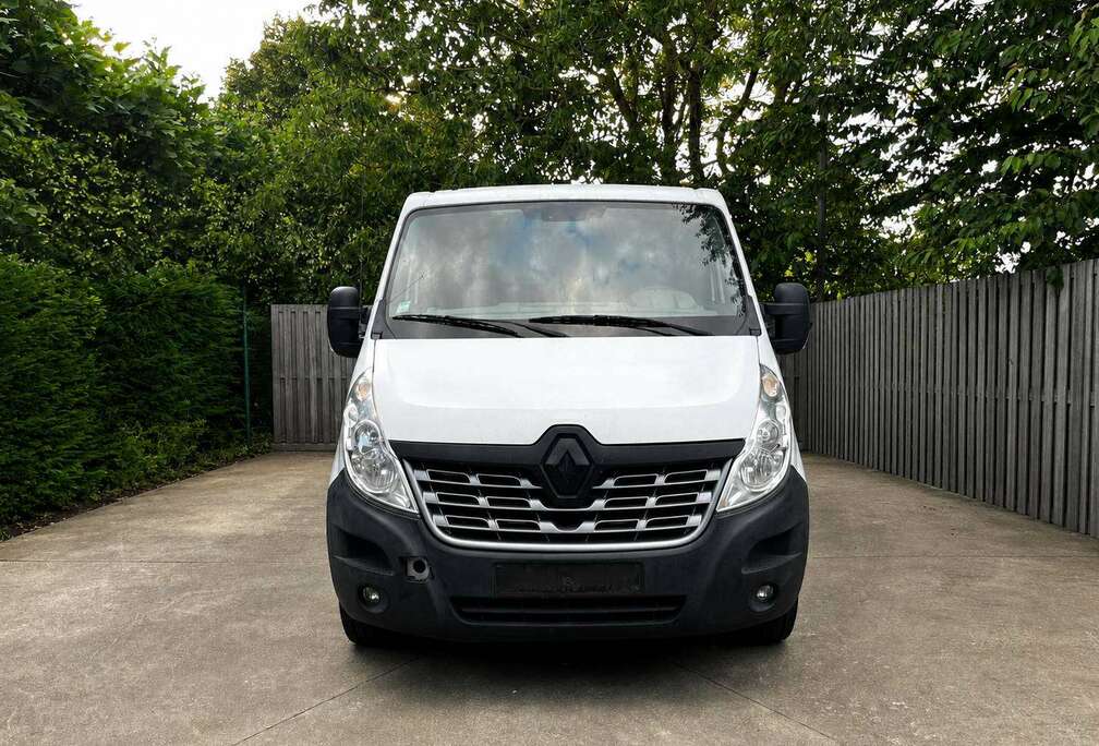 Renault 2.3 dCi 110 L1H1 (motorschade)
