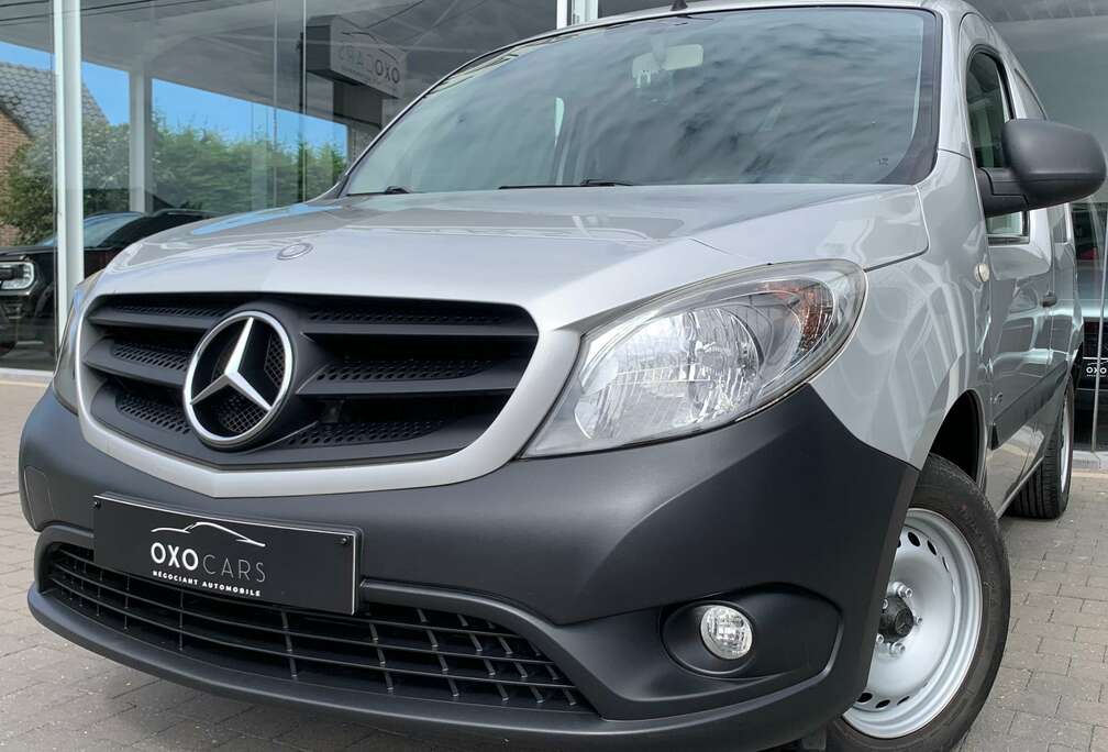 Mercedes-Benz 109 CDI 90 CV / UTILITAIRE / AIRCO / GPS / ATTACHE REMORQUE / COURROIE DE DISTRIBUTION FAITE  82.000KM / GARANTIE