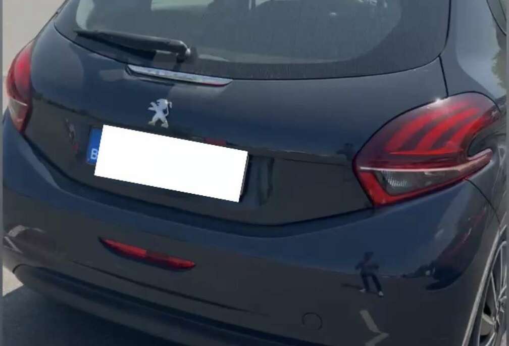Peugeot 1.0 PureTech 68ch BVM5 Like