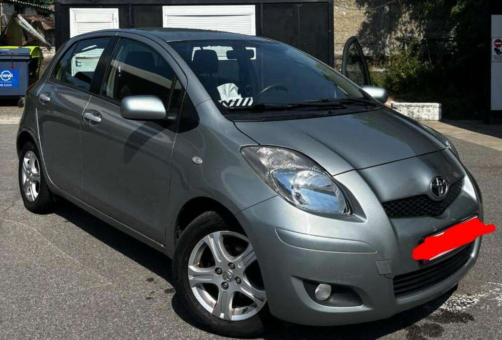 Toyota Yaris 1.3i VVT-i