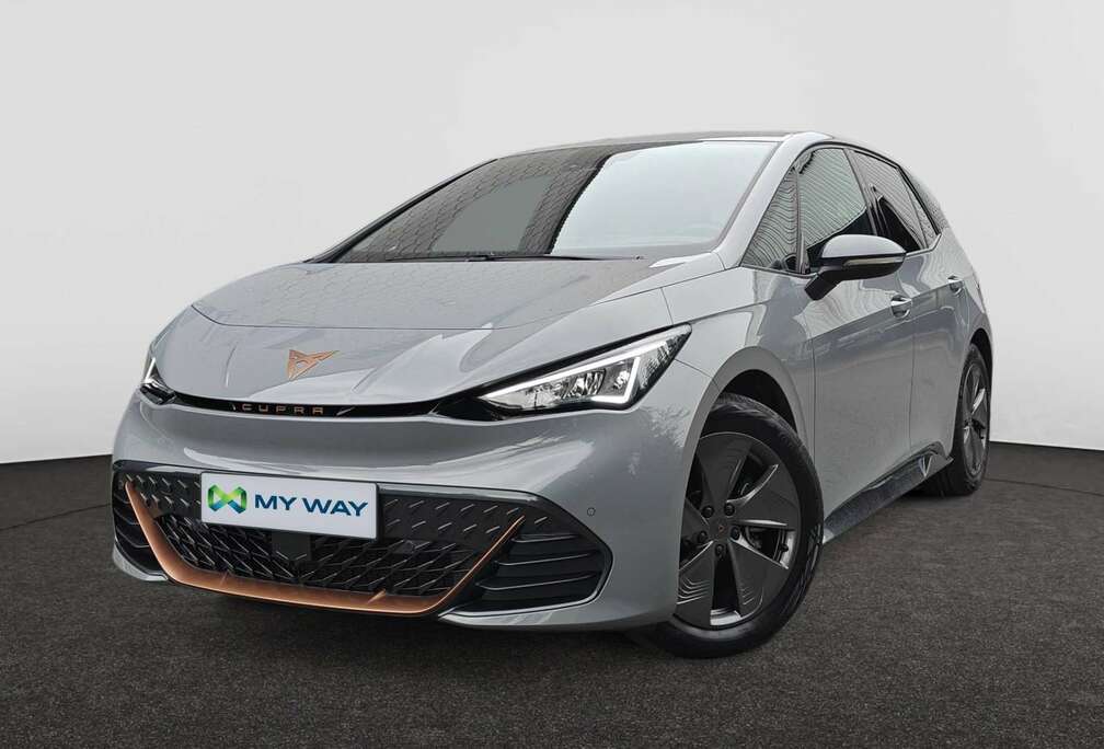Business+ Edition (204pk) 58 kWh /// Achteruitrijcamera /// Twee laadkabels /// Wireless charging //