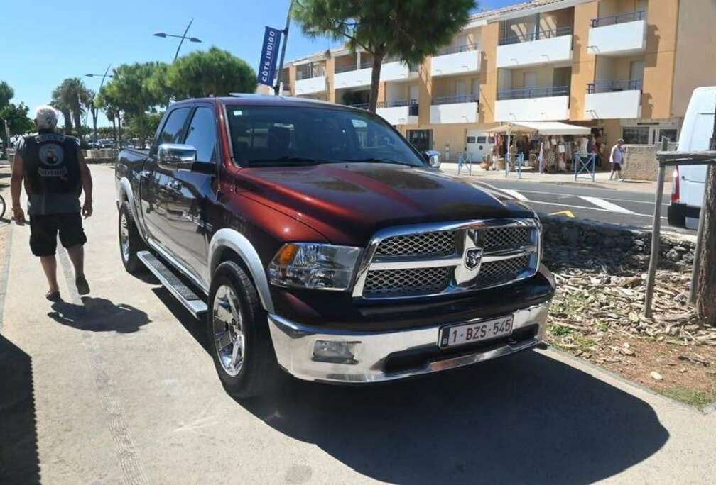 Dodge Laramie