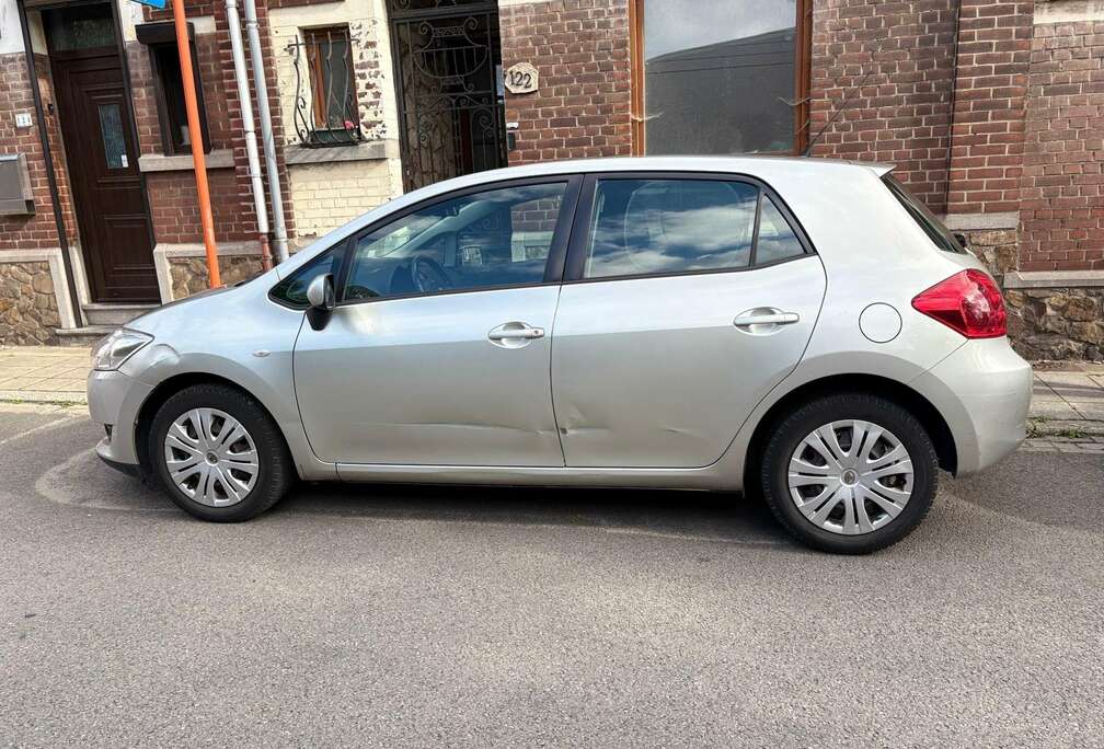 Toyota 1.4i VVT-i Linea Luna