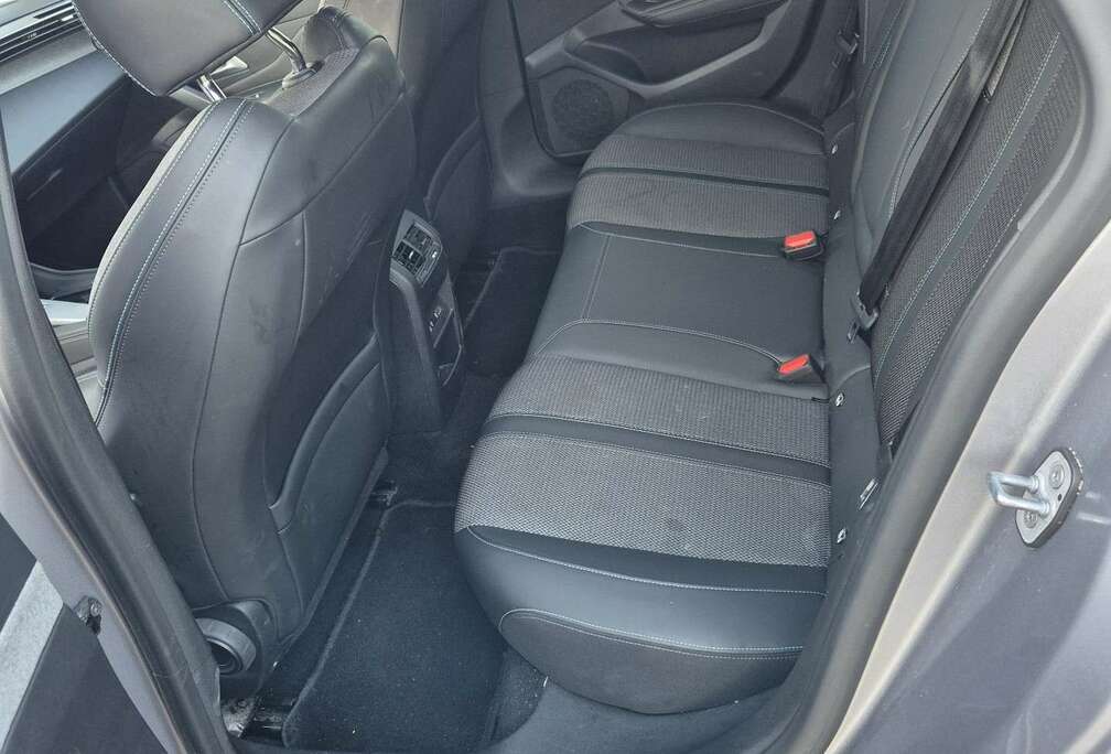 Peugeot SW PureTech 130 EAT8 Allure