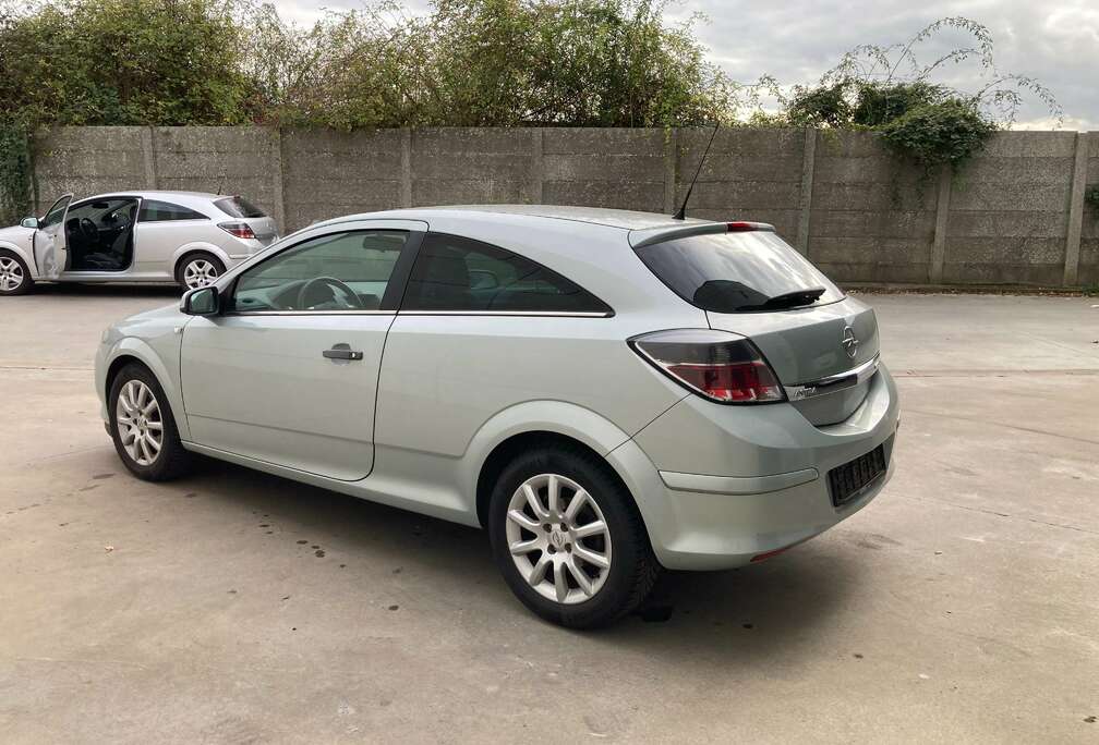 Opel GTC 1.4 benzine 2009 met 98000km*airco*garantie*
