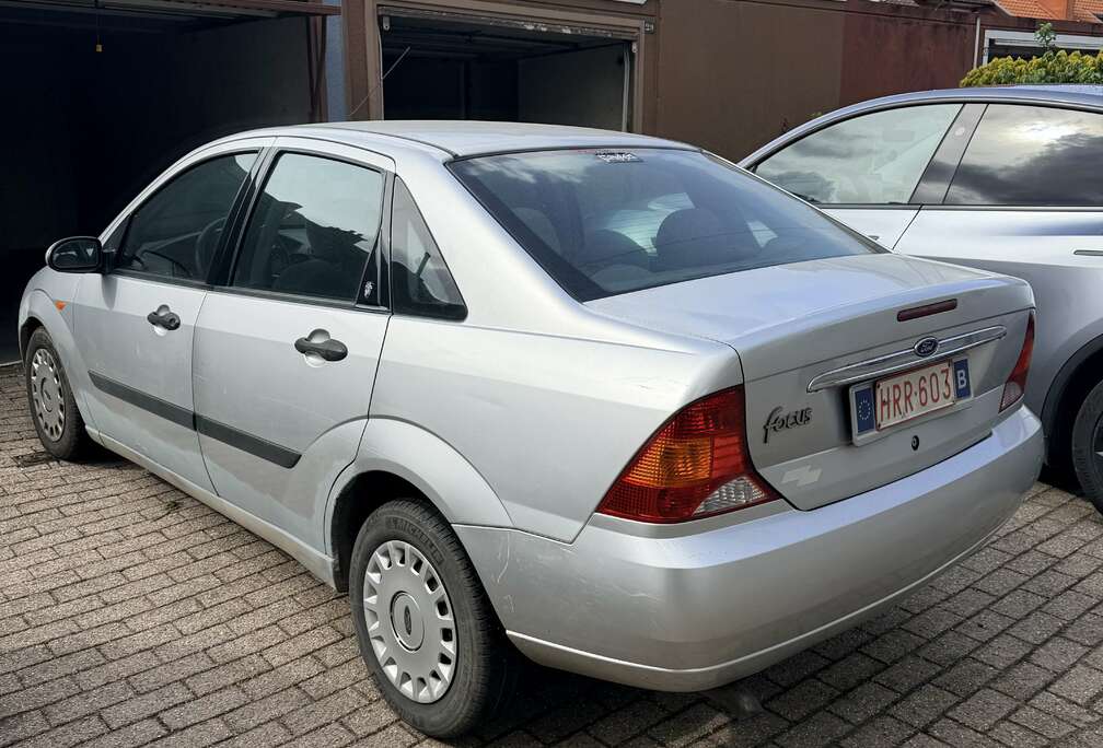 Ford 1.8 * AIRCO * RADIO (MET KEURING +500)