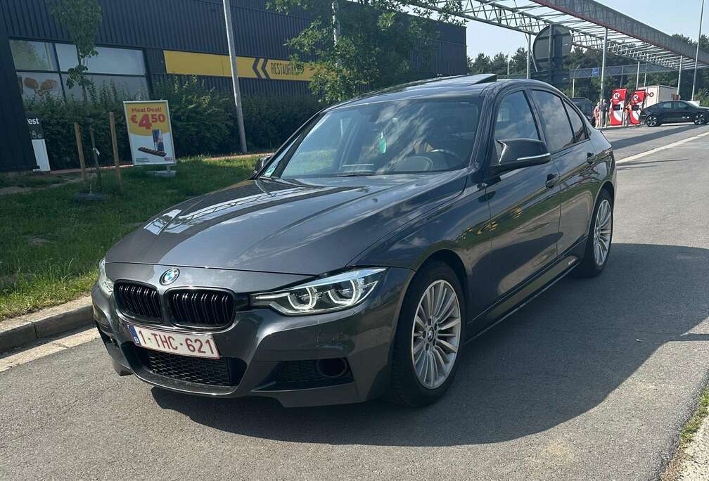 BMW 328iXA