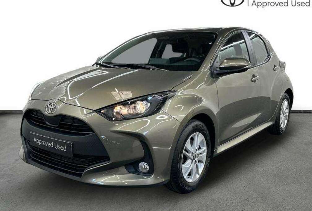 Toyota HEV Dynamic  carplay  camera  alu