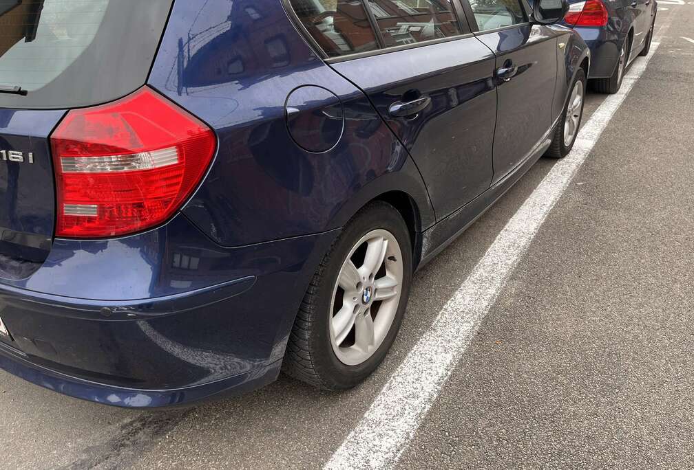 BMW 116iA