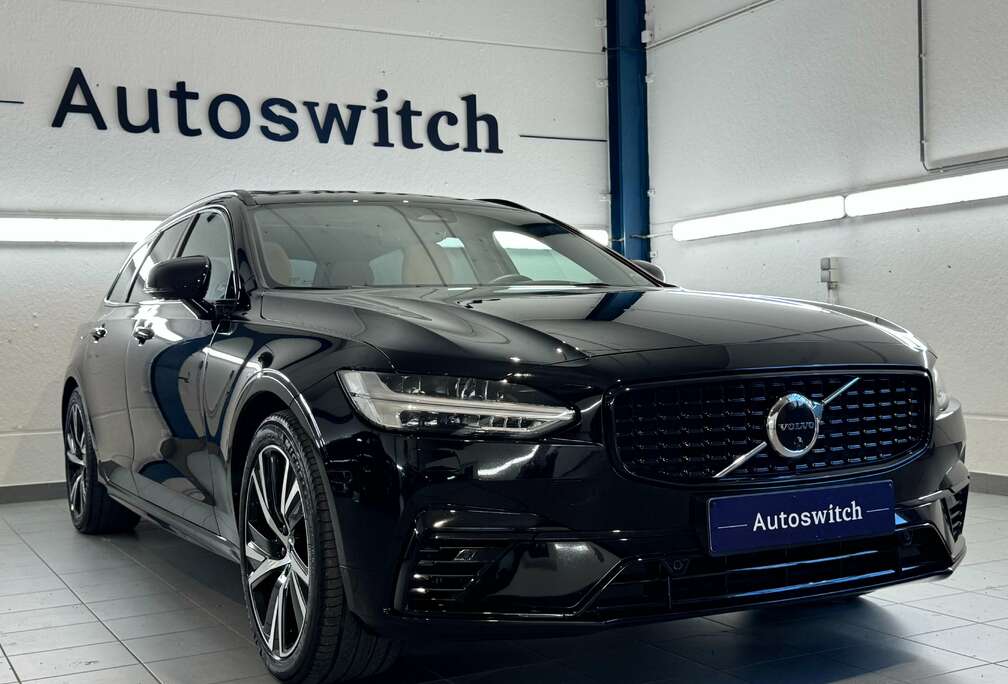 Volvo T8 AWD Recharge - Ultimate Dark/Pano/H&K/Trekhaak