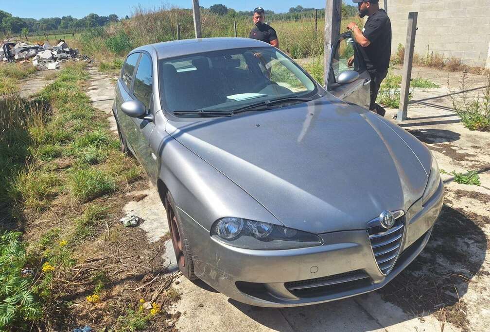 Alfa Romeo 2.0 Twin Spark Distinctive