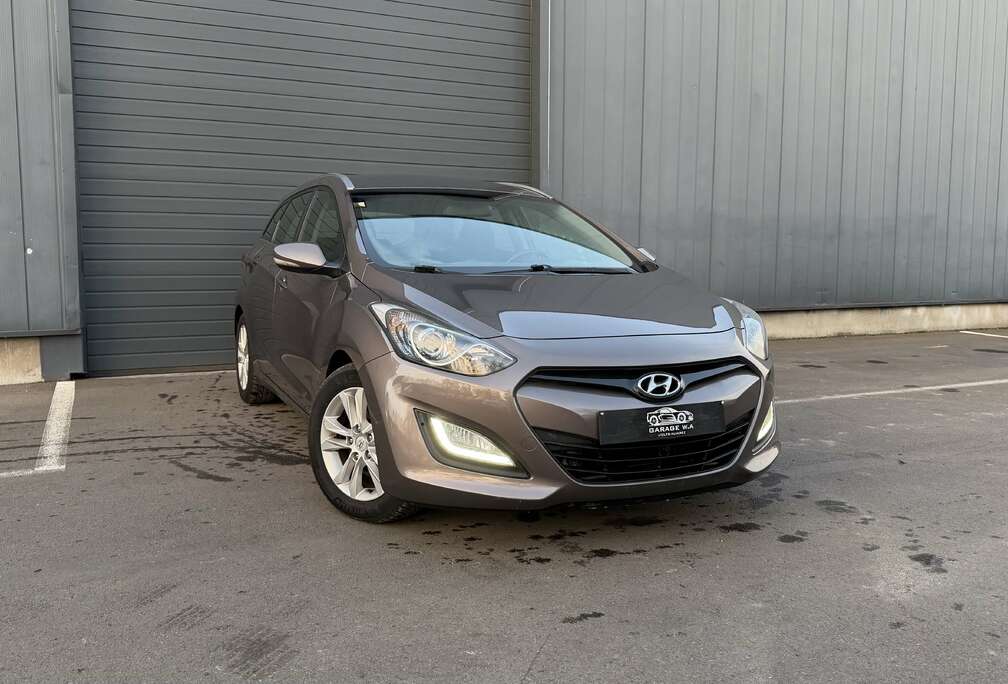 Hyundai i30 1.6 CRDi**CRUISE**CLIMAUTO**BLUETOOTH**