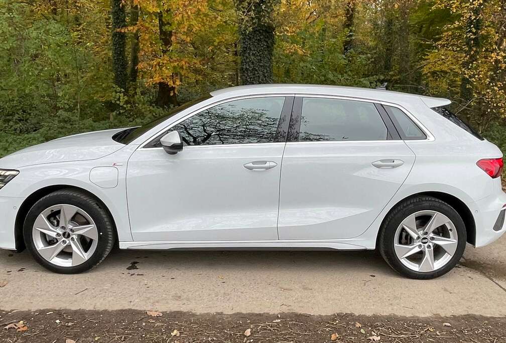 Audi Sportback 40 TFSI e PHEV S line tronic (150 kW)