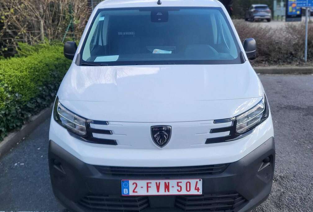 Peugeot 1.5 BlueHDi L1 STD Light Pro (EU6.3)