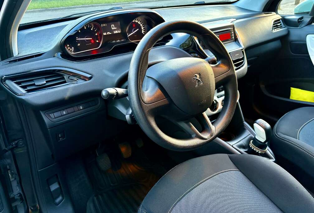Peugeot Peugeot 208 1.6 blue Hdi  (Premier propriétaire)