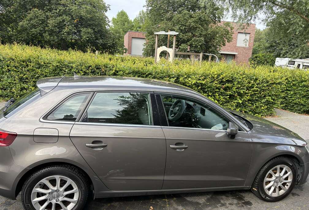 Audi Sportback 1.6 TDi Ambition S tronic