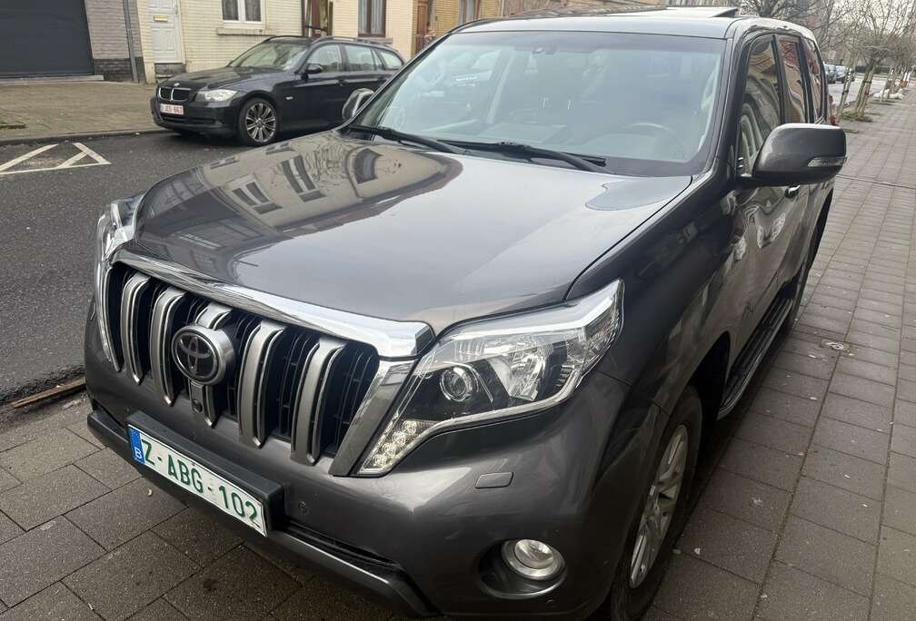 Toyota 2.8 D-4D Premium 100%BELGE FULL  5PLACE 1er MAIN