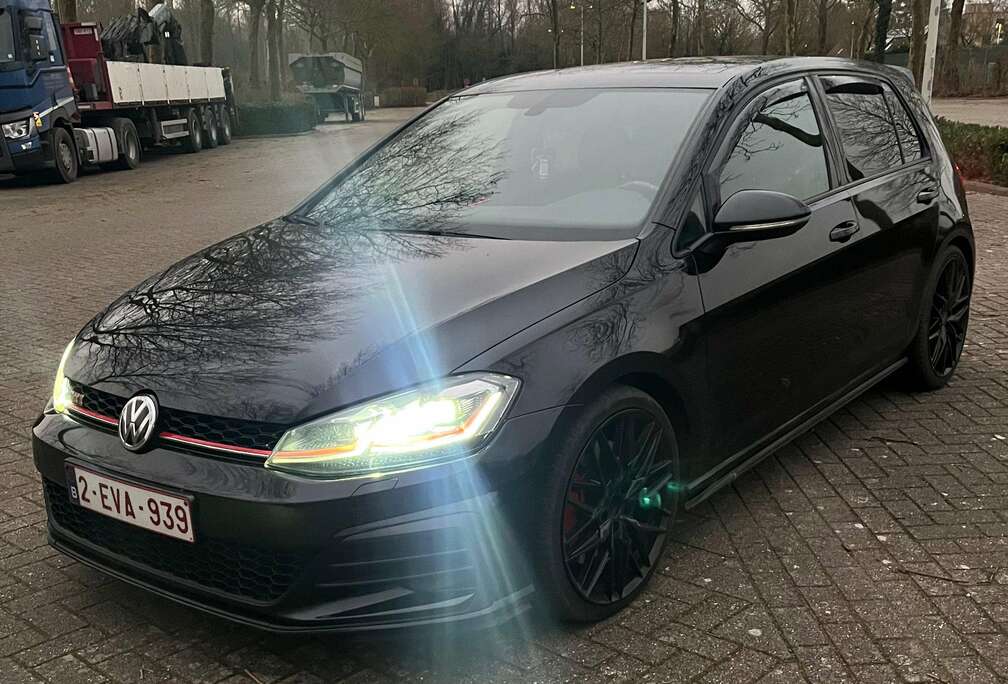 Volkswagen Golf GTI 2.0 TSI OPF DSGPerformance