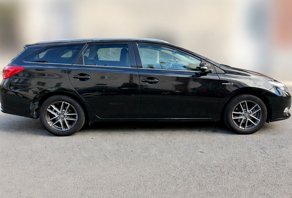 Toyota Auris SW HEV 1.8i HSD Comfort CVT