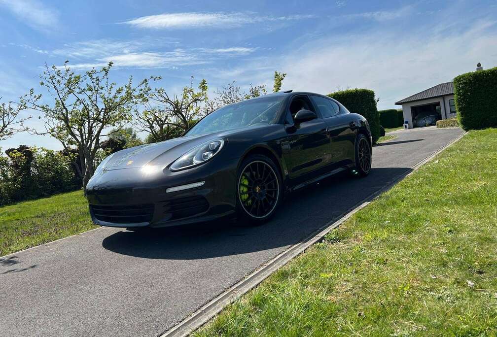 Porsche S E-Hybrid/full full optionVASTE PRIJS 0477048163