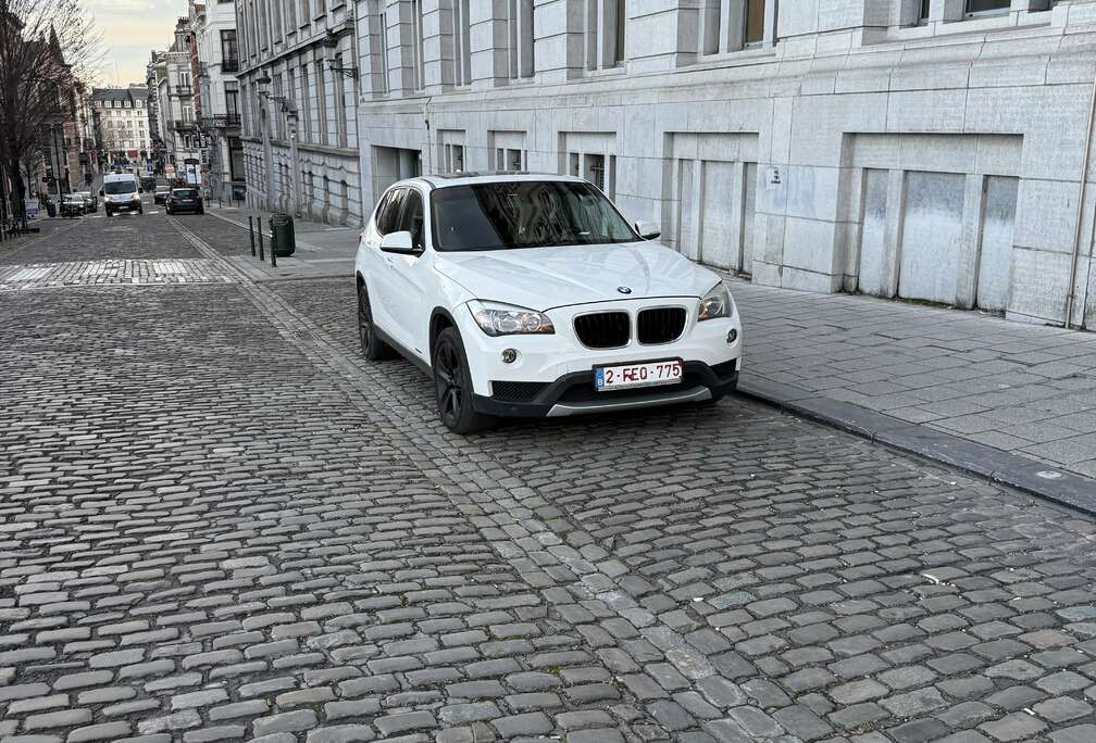BMW sDrive18i Euro 6 Essence