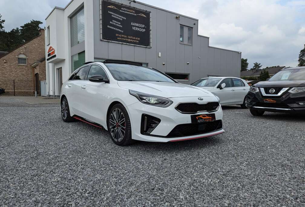 Kia GT 1.6 T-GDi DCT ISG  PANO  NAVI  CARPLAY  LED